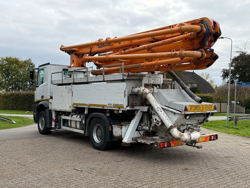 Mercedes-Benz Arocs 2236 PUMI/BETONPOMP!!BETONPUMPE 2017!!SERMAC 4Z27!! only 862 hours!! - Auto pumpa za beton: slika 5 Mercedes-Benz Arocs 2236 PUMI/BETONPOMP!!BETONPUMPE 2017!!SERMAC 4Z27!! only 862 hours!! - Auto pumpa za beton: slika 5