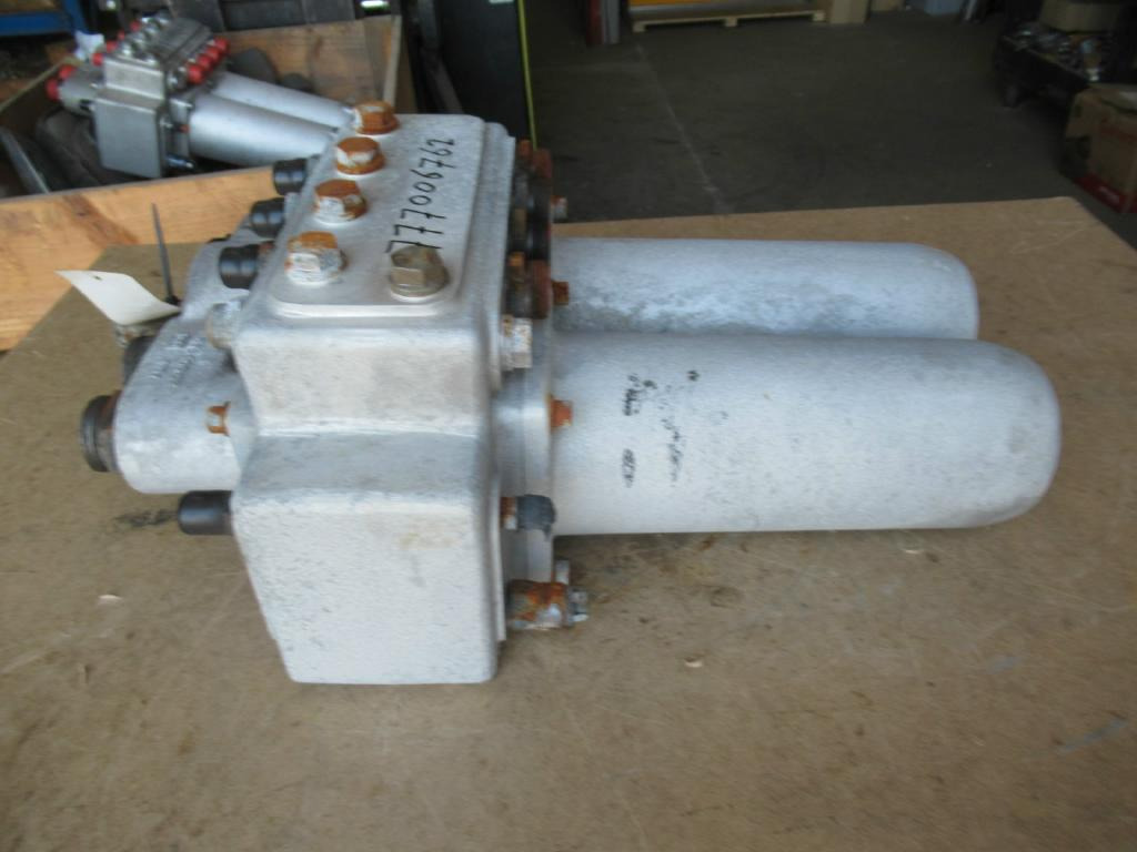 Bomag BC1172RB - - Filter za ulje za Građevinska mašina: slika 1 Bomag BC1172RB - - Filter za ulje za Građevinska mašina: slika 1