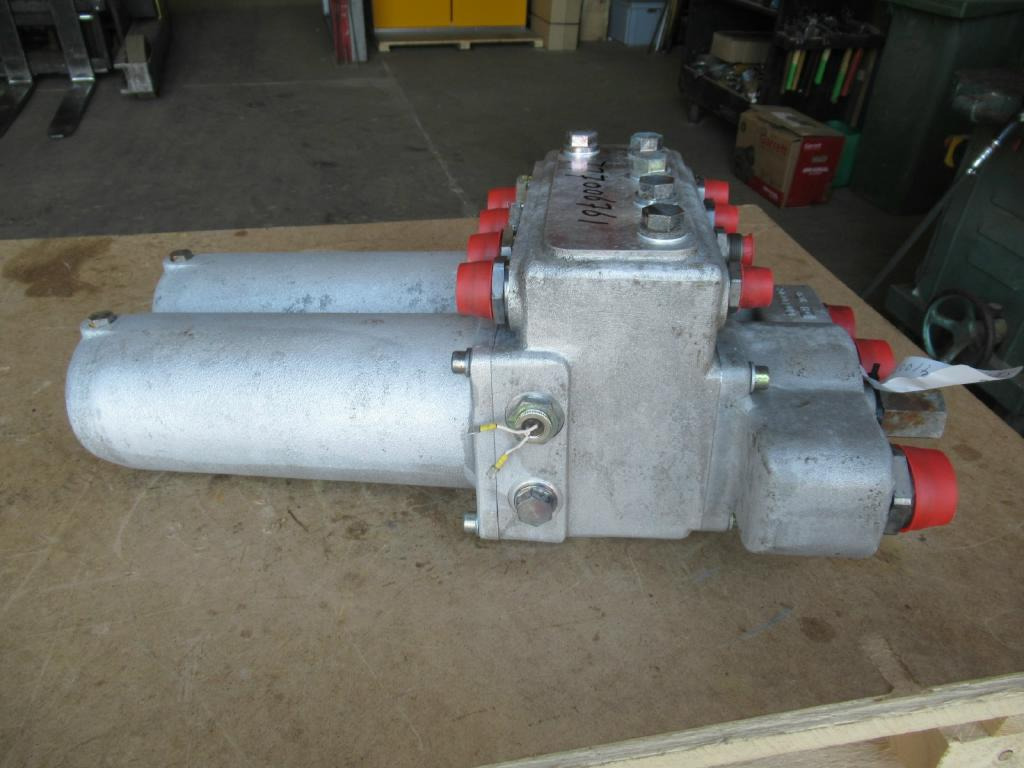 Bomag BC572RB - - Filter za ulje za Građevinska mašina: slika 3 Bomag BC572RB - - Filter za ulje za Građevinska mašina: slika 3