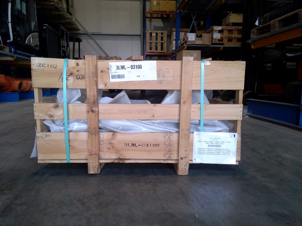 Case 3LML03100 - 31ML01018CG (HYDRAULIC TANK) - Rezervoar za gorivo za Građevinska mašina: slika 3 Case 3LML03100 - 31ML01018CG (HYDRAULIC TANK) - Rezervoar za gorivo za Građevinska mašina: slika 3