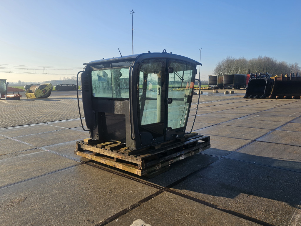 Case 48003933 - Kabina za Građevinska mašina: slika 4 Case 48003933 - Kabina za Građevinska mašina: slika 4