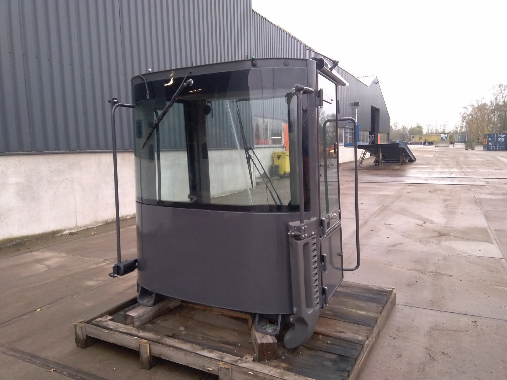 Case 84483623 - 84338702 - Kabina za Građevinska mašina: slika 3 Case 84483623 - 84338702 - Kabina za Građevinska mašina: slika 3