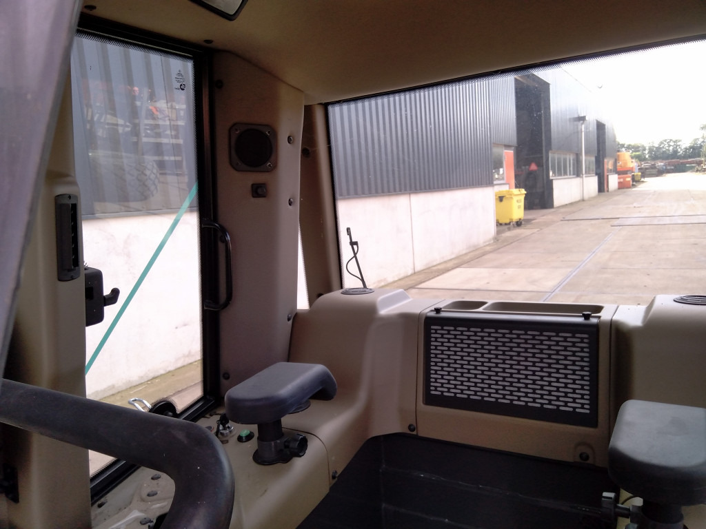 Case 87388637 - 87388630 - Kabina za Građevinska mašina: slika 5 Case 87388637 - 87388630 - Kabina za Građevinska mašina: slika 5