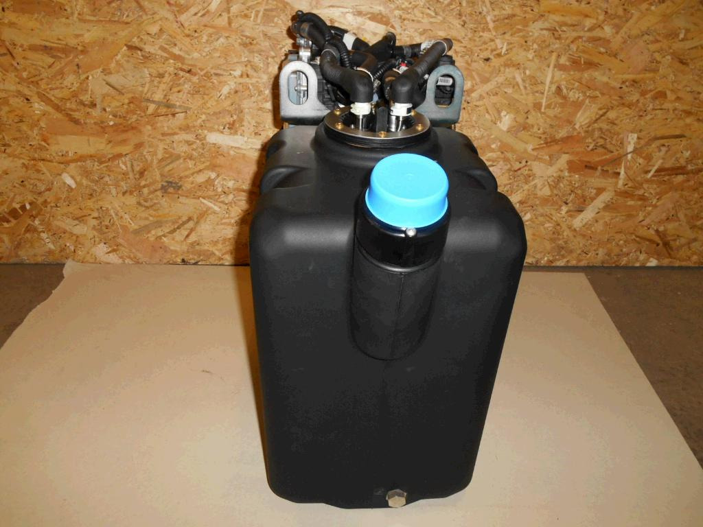 Caterpillar 3735561 - Rezervoar za AdBlue tečnost za Građevinska mašina: slika 3 Caterpillar 3735561 - Rezervoar za AdBlue tečnost za Građevinska mašina: slika 3