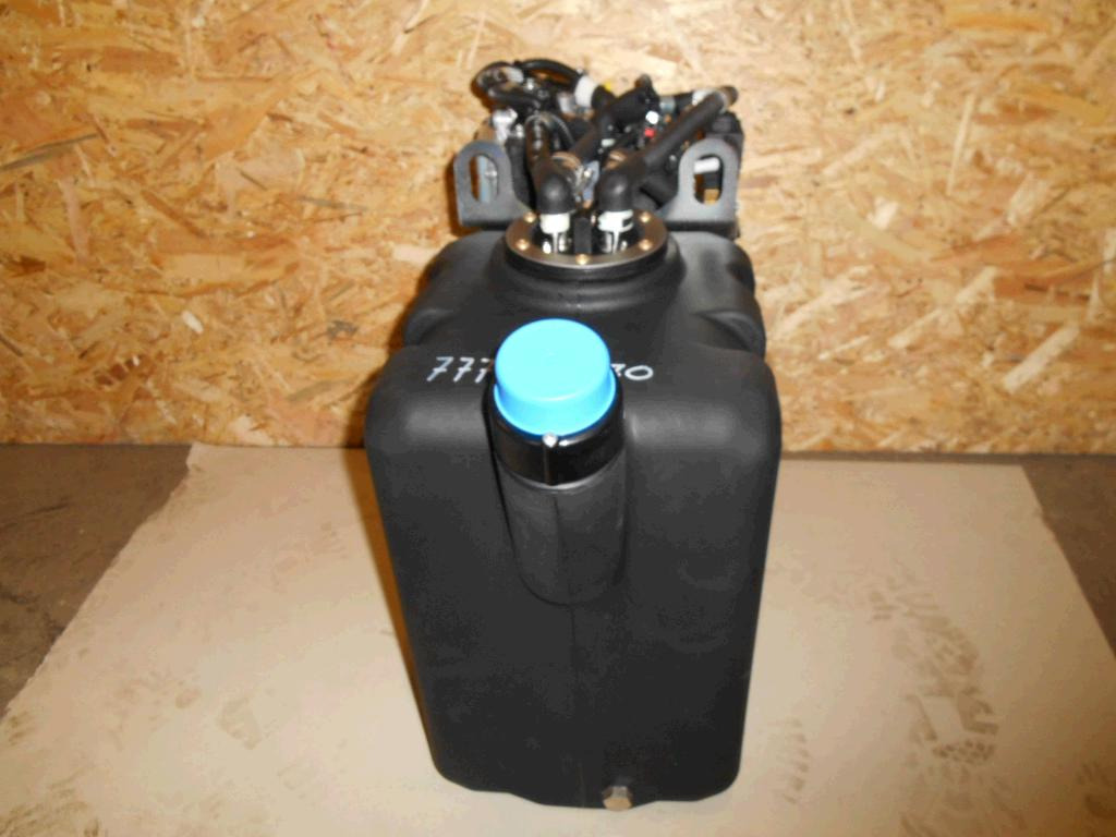 Caterpillar 3996151 - Rezervoar za AdBlue tečnost za Građevinska mašina: slika 3 Caterpillar 3996151 - Rezervoar za AdBlue tečnost za Građevinska mašina: slika 3