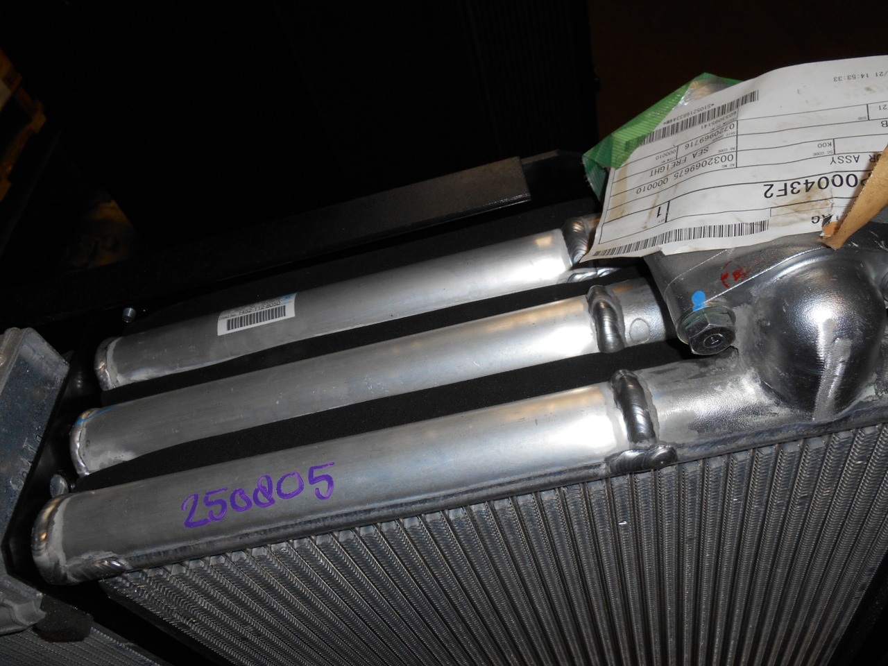 Kobelco LC05P00043F2 - LC05P00043S002 - Hladnjak ulja za Građevinska mašina: slika 2 Kobelco LC05P00043F2 - LC05P00043S002 - Hladnjak ulja za Građevinska mašina: slika 2