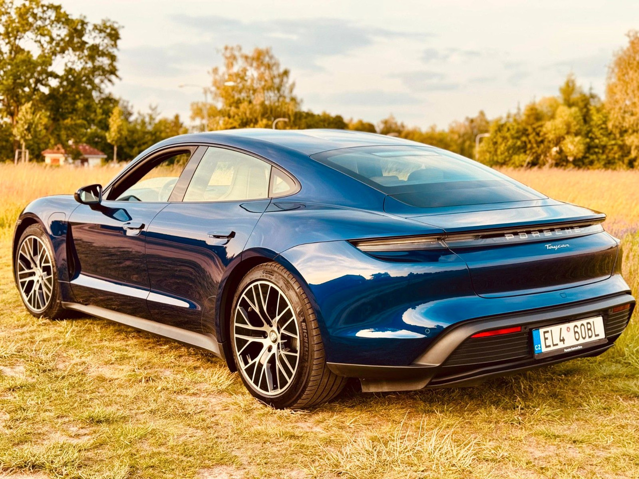 Porsche Taycan CR - Coupe: slika 3 Porsche Taycan CR - Coupe: slika 3