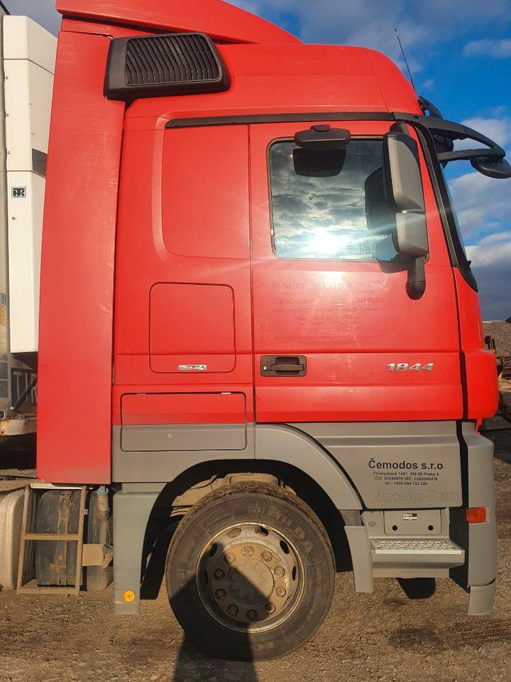 Mercedes-Benz Actros 1844 - Tegljač: slika 3 Mercedes-Benz Actros 1844 - Tegljač: slika 3