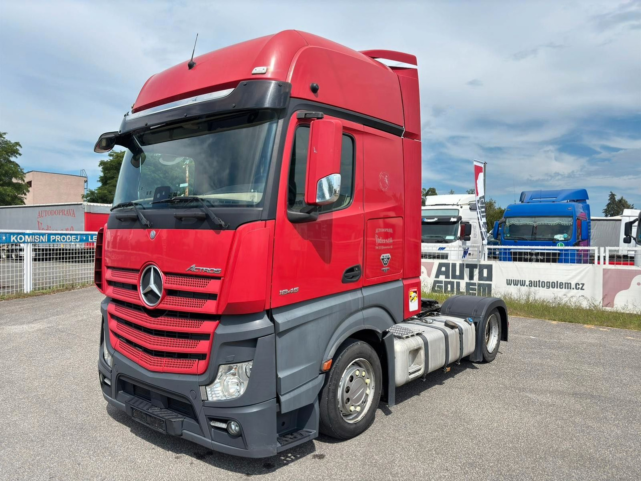 Mercedes-Benz Actros 1845 - Tegljač: slika 1 Mercedes-Benz Actros 1845 - Tegljač: slika 1