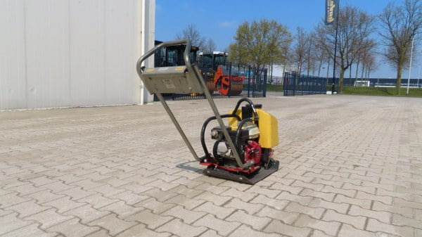 Dynapac LF 70 - Vibraciona ploča: slika 2 Dynapac LF 70 - Vibraciona ploča: slika 2