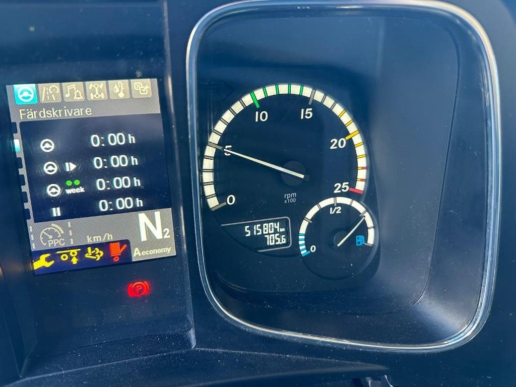 Mercedes-Benz ACTROS 2753 serie 7588 - Kamion za prevoz kontejnera/ Kamion sa promenjivim sandukom: slika 4 Mercedes-Benz ACTROS 2753 serie 7588 - Kamion za prevoz kontejnera/ Kamion sa promenjivim sandukom: slika 4