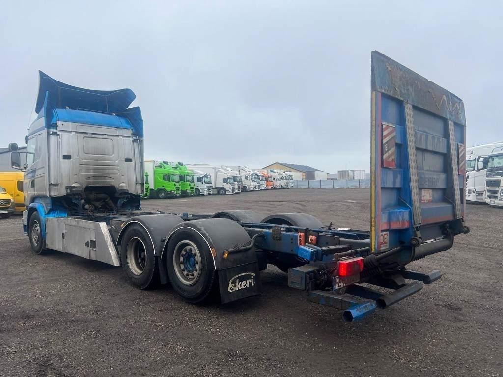 Kamion sa golom šasijom i zatvorenom kabinom Scania R580 LB 6X2*4 MNB Serie 4022: slika 14