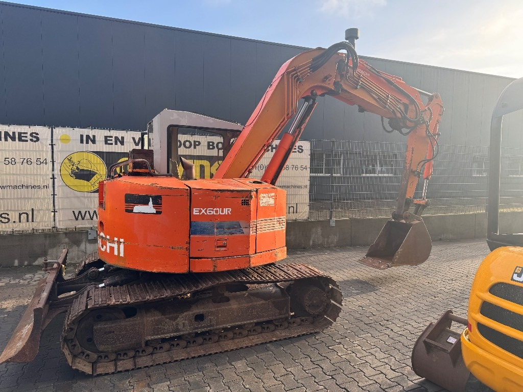 Hitachi EX 60 - Mini bager: slika 1 Hitachi EX 60 - Mini bager: slika 1