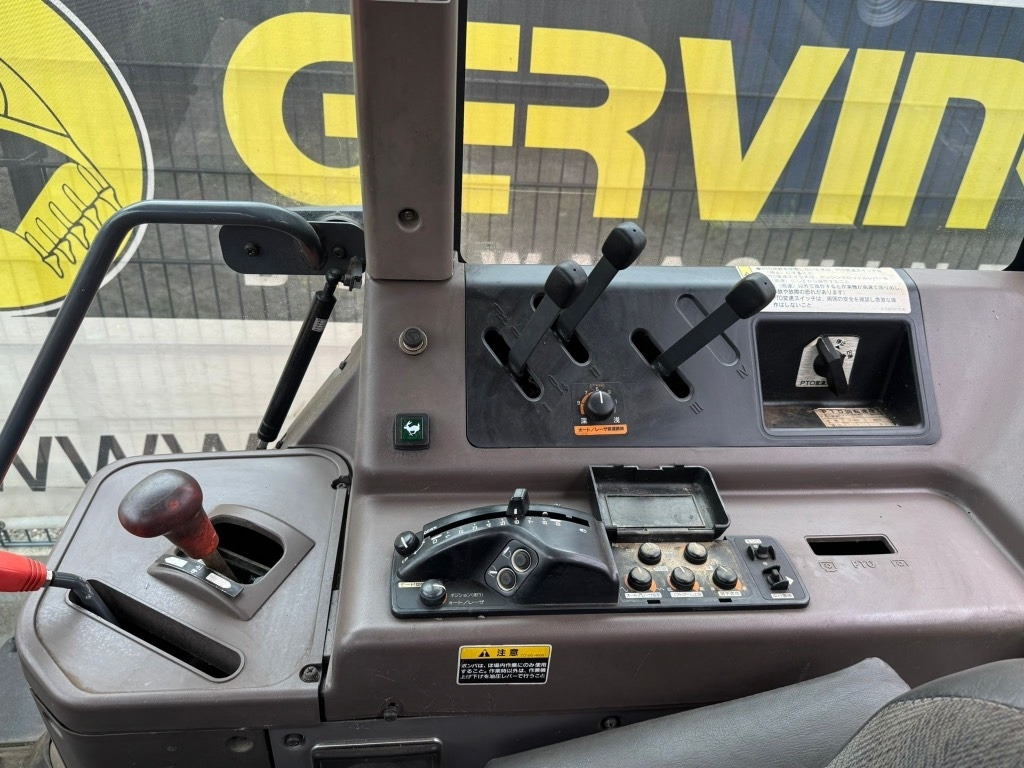 Traktor Kubota KM 90 D: slika 15 Traktor Kubota KM 90 D: slika 15