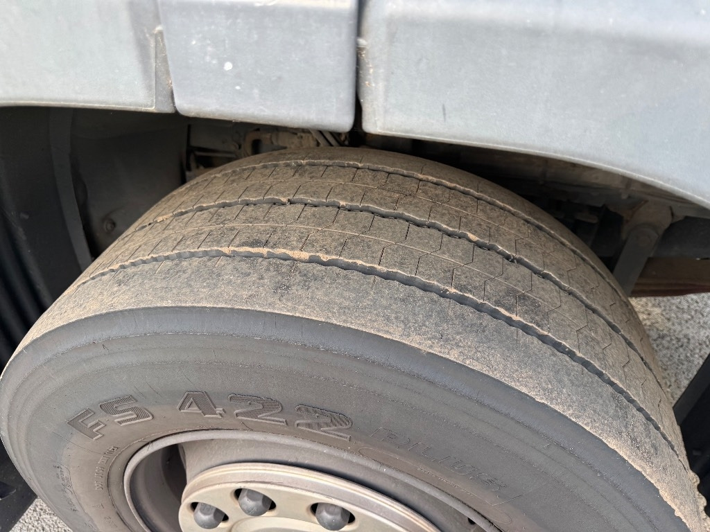 Scania P 340 - Kamion sa zatvorenim sandukom: slika 4 Scania P 340 - Kamion sa zatvorenim sandukom: slika 4