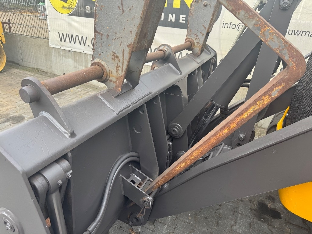 Volvo BL 71 - Bager utovarivač: slika 5 Volvo BL 71 - Bager utovarivač: slika 5