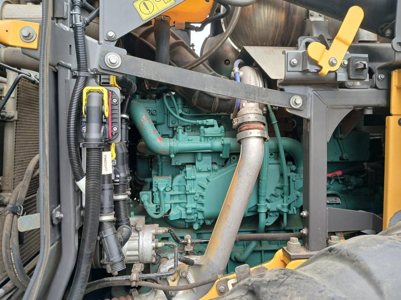 Utovarivač točkaš Volvo L120 H, Hjullastare: slika 15