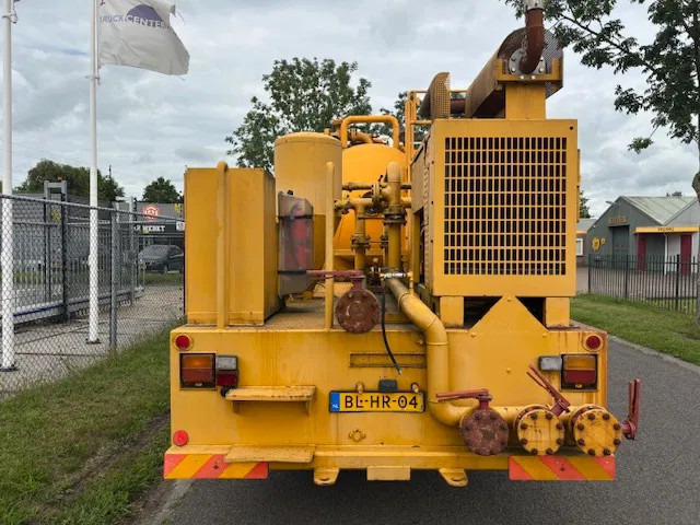 Freightliner 3 AXLE RIGID BODY chassis cabine - Kamion sa golom šasijom i zatvorenom kabinom: slika 5 Freightliner 3 AXLE RIGID BODY chassis cabine - Kamion sa golom šasijom i zatvorenom kabinom: slika 5