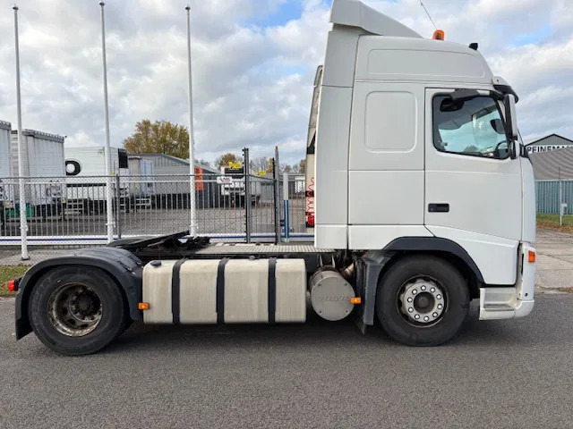 Volvo FH 12.420 E3 4x2T Globetrotter 720.000km!! Analog tacho MOT 06-2026 Tipper - WF hydr. - Tegljač: slika 4 Volvo FH 12.420 E3 4x2T Globetrotter 720.000km!! Analog tacho MOT 06-2026 Tipper - WF hydr. - Tegljač: slika 4