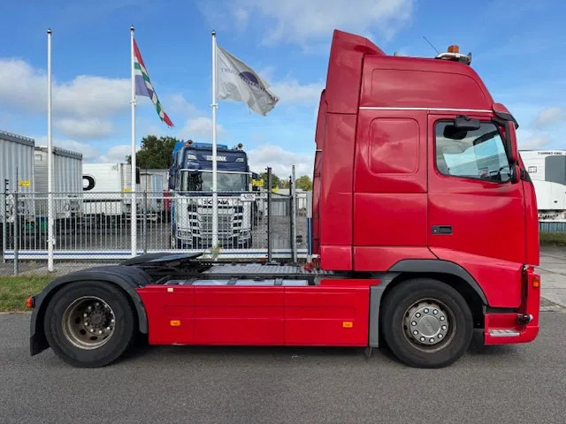 Volvo FH 12 480 Globe XL Euro 5 7B chassis tyres new - Tegljač: slika 4 Volvo FH 12 480 Globe XL Euro 5 7B chassis tyres new - Tegljač: slika 4