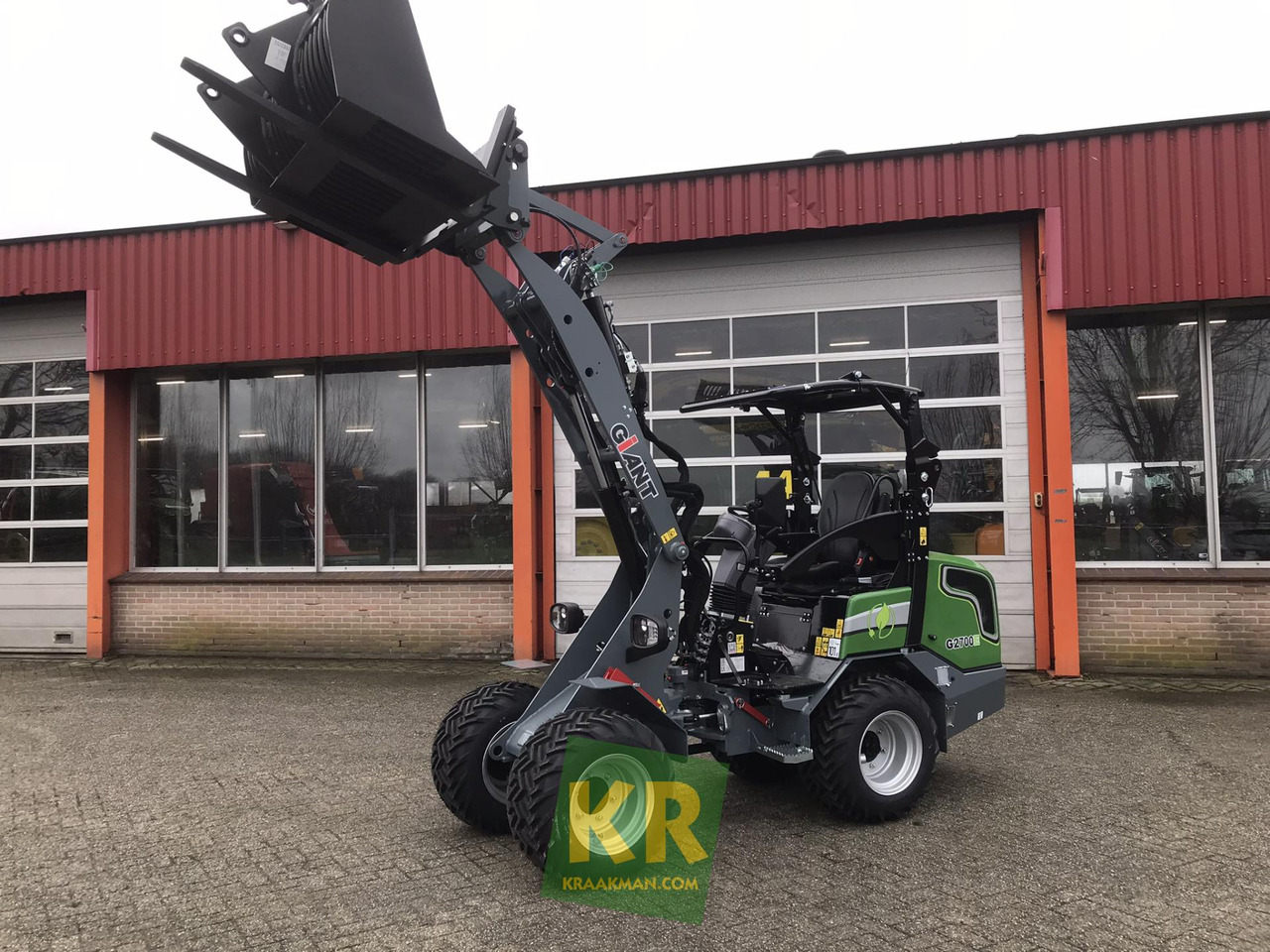 G2700E Giant - Zglobni utovarivač: slika 2 G2700E Giant - Zglobni utovarivač: slika 2