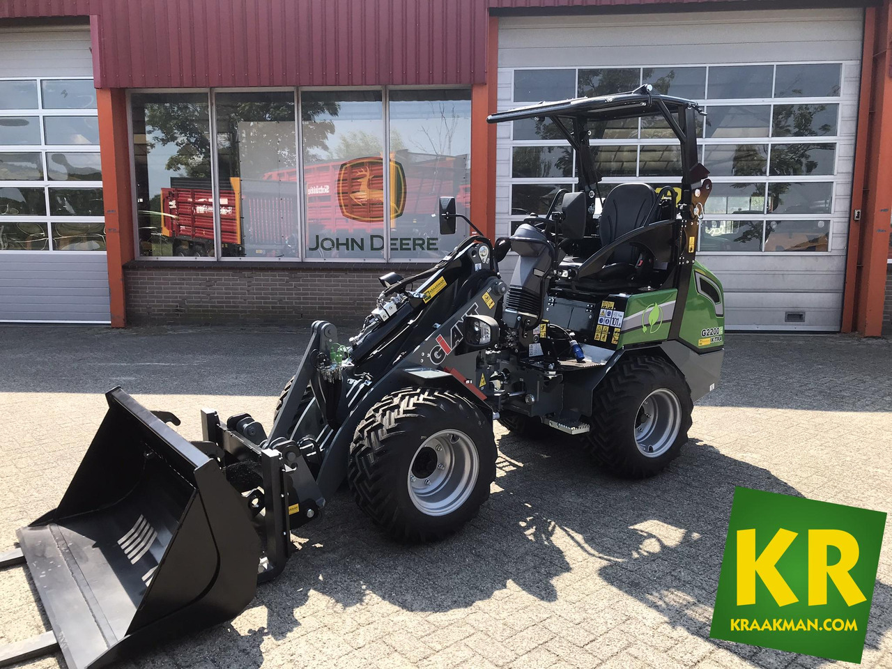 Giant G2200E - Zglobni utovarivač: slika 1 Giant G2200E - Zglobni utovarivač: slika 1