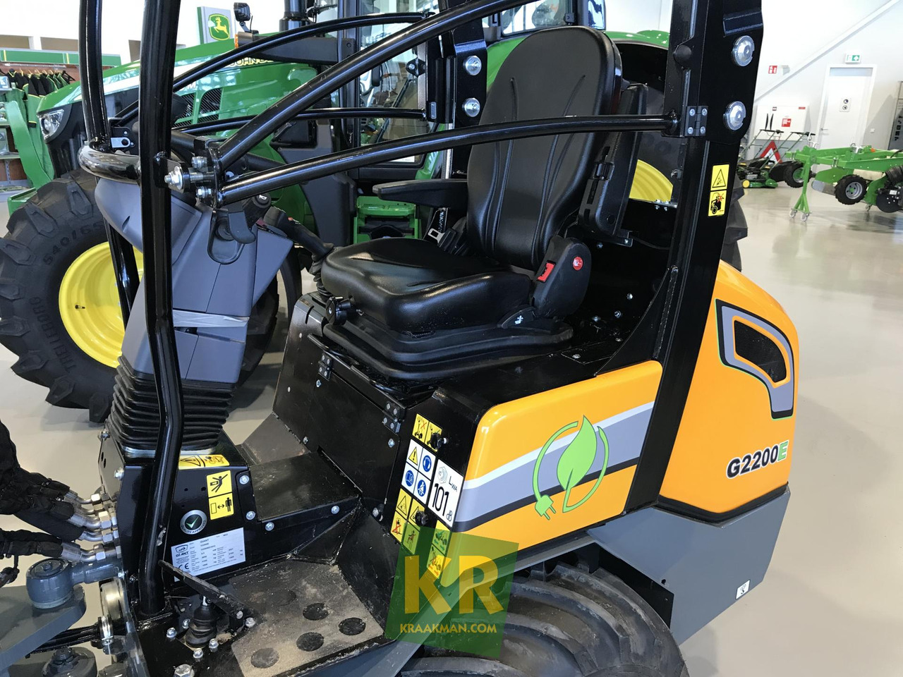 Giant G2200E  - Zglobni utovarivač: slika 3 Giant G2200E  - Zglobni utovarivač: slika 3