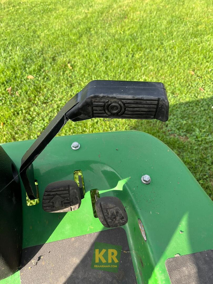 John Deere 1580 - Baštenska kosačica: slika 5 John Deere 1580 - Baštenska kosačica: slika 5