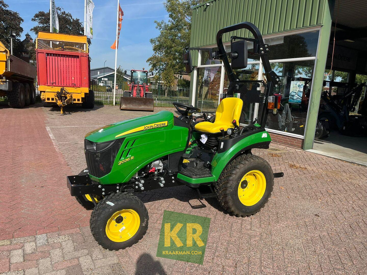 John Deere 2026R - Mali traktor: slika 1 John Deere 2026R - Mali traktor: slika 1