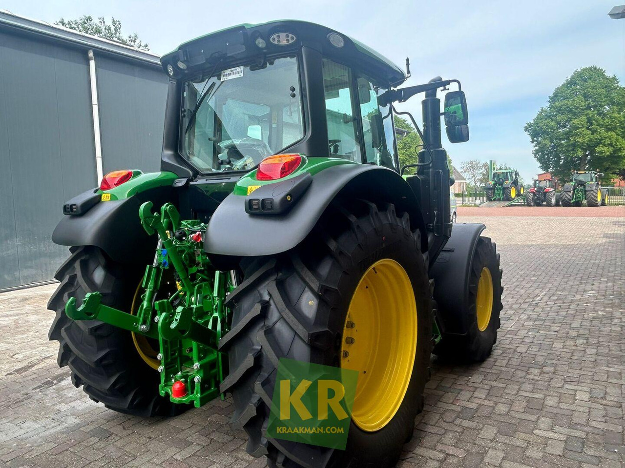 John Deere 6120M - Traktor: slika 1 John Deere 6120M - Traktor: slika 1