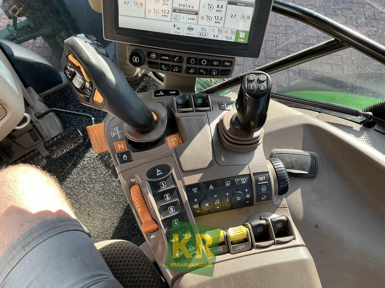 John Deere 6130R  - Traktor: slika 1 John Deere 6130R  - Traktor: slika 1