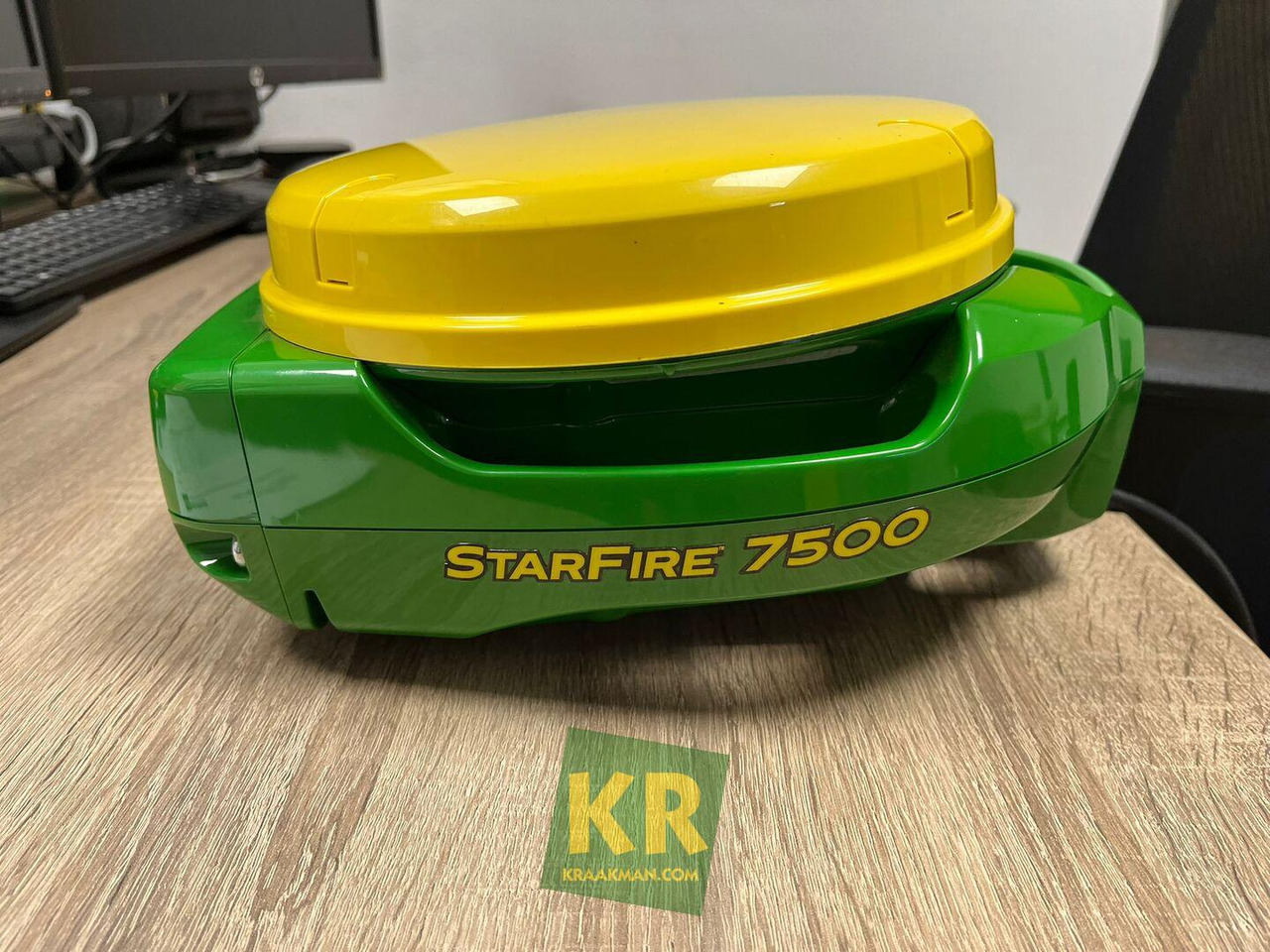 John Deere STARFIRE 7500 RECEIVER - Sistem za navigaciju: slika 2 John Deere STARFIRE 7500 RECEIVER - Sistem za navigaciju: slika 2