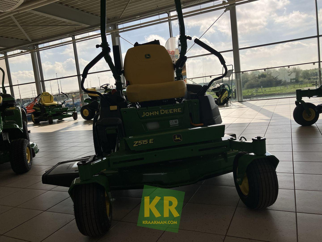 John Deere Z515E ZEROTURN - Baštenska kosačica: slika 2 John Deere Z515E ZEROTURN - Baštenska kosačica: slika 2