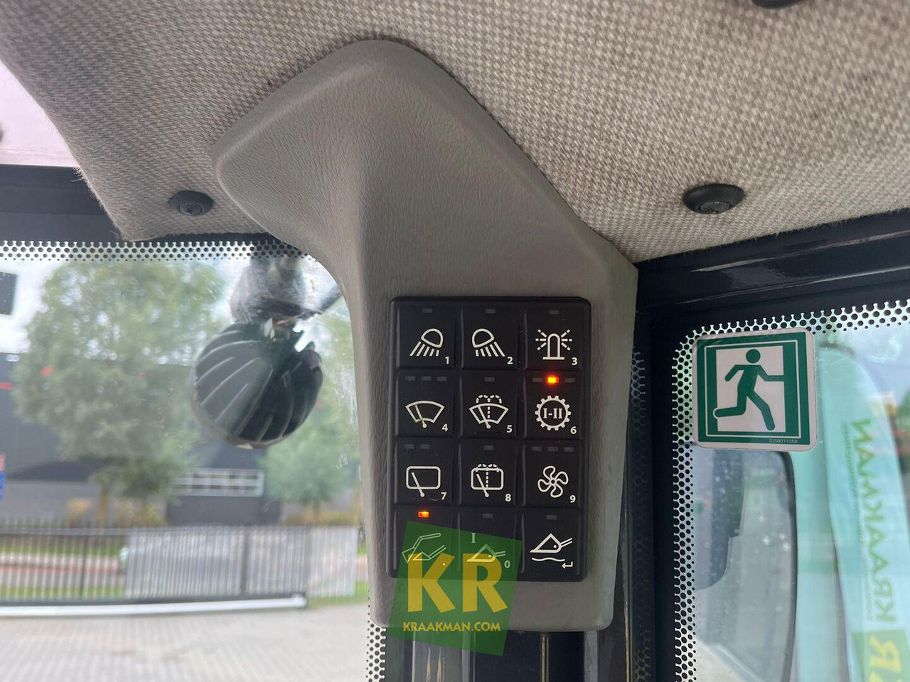 V100 shovel Yanmar - Utovarivač točkaš: slika 4 V100 shovel Yanmar - Utovarivač točkaš: slika 4