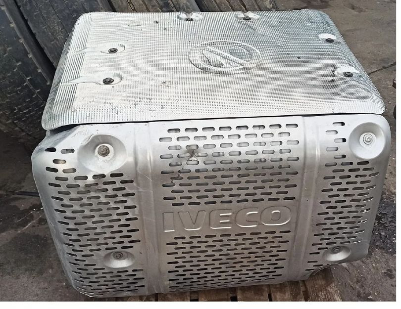 KATALIZATOR TŁUMIK IVECO STRALIS 460 E6 HI-WAY - Katalizator za Kamion: slika 1 KATALIZATOR TŁUMIK IVECO STRALIS 460 E6 HI-WAY - Katalizator za Kamion: slika 1