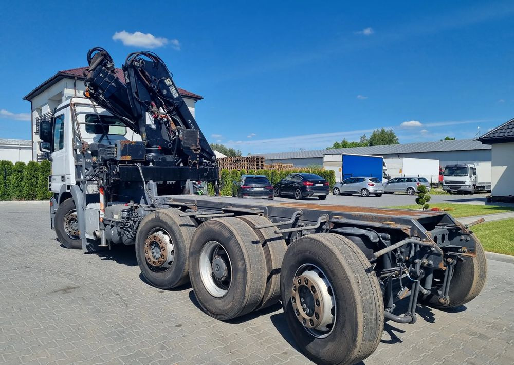 Mercedes-Benz Actros 3244 - Kamion sa golom šasijom i zatvorenom kabinom: slika 3 Mercedes-Benz Actros 3244 - Kamion sa golom šasijom i zatvorenom kabinom: slika 3