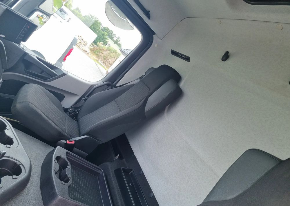 Mercedes-Benz Antos 1830 rozstaw osi 3,60 - Kamion sa golom šasijom i zatvorenom kabinom: slika 5 Mercedes-Benz Antos 1830 rozstaw osi 3,60 - Kamion sa golom šasijom i zatvorenom kabinom: slika 5