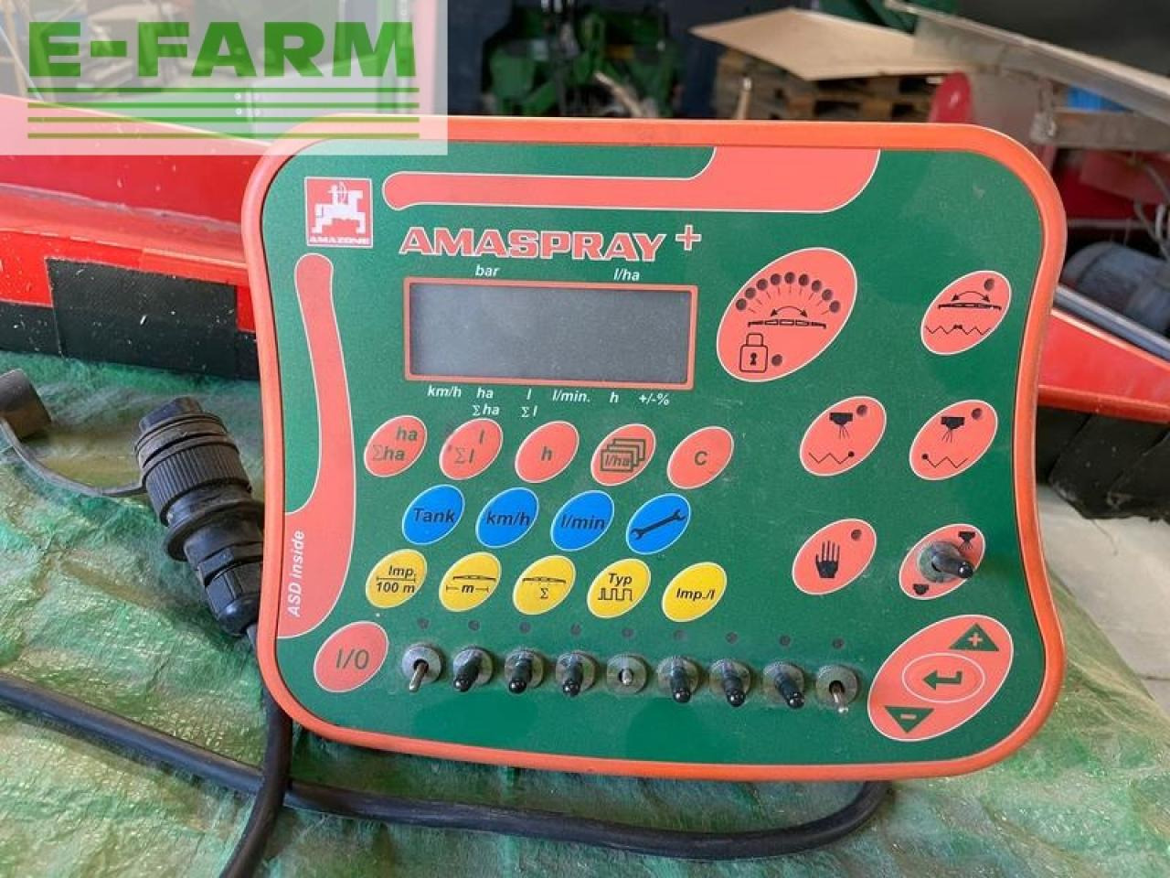 Amazone ux 4200 special - Vučena prskalica: slika 2 Amazone ux 4200 special - Vučena prskalica: slika 2