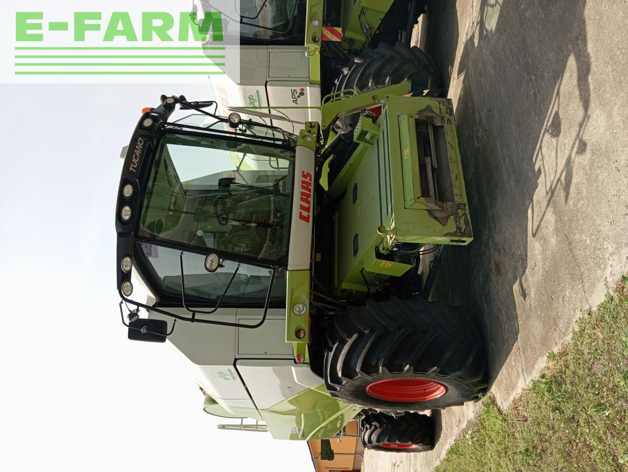 CLAAS Tucano 330 - Kombinovani kombajn: slika 1 CLAAS Tucano 330 - Kombinovani kombajn: slika 1