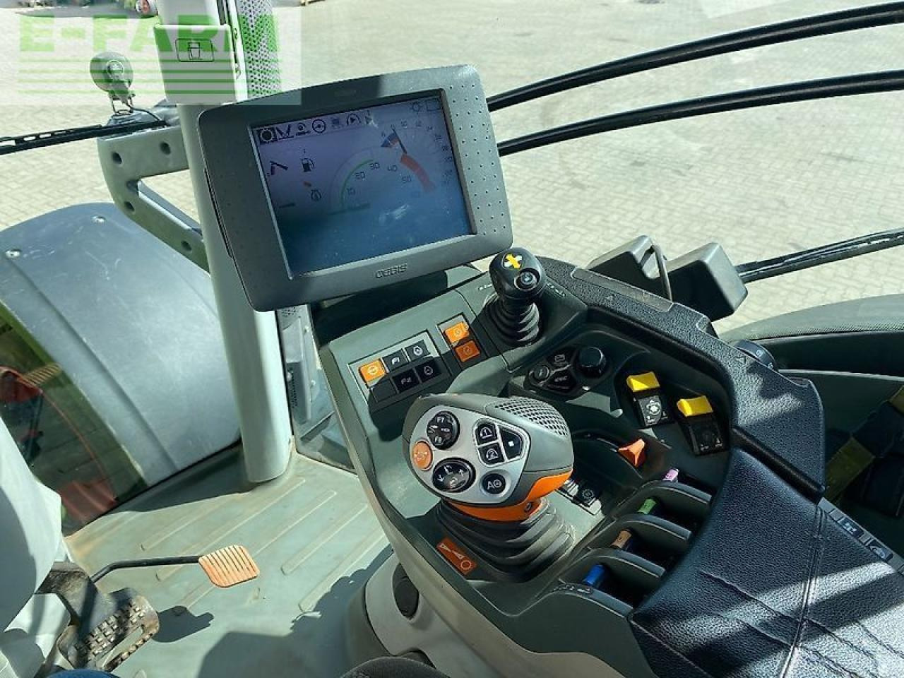CLAAS axion 830 cmatic CMATIC - Traktor: slika 2 CLAAS axion 830 cmatic CMATIC - Traktor: slika 2
