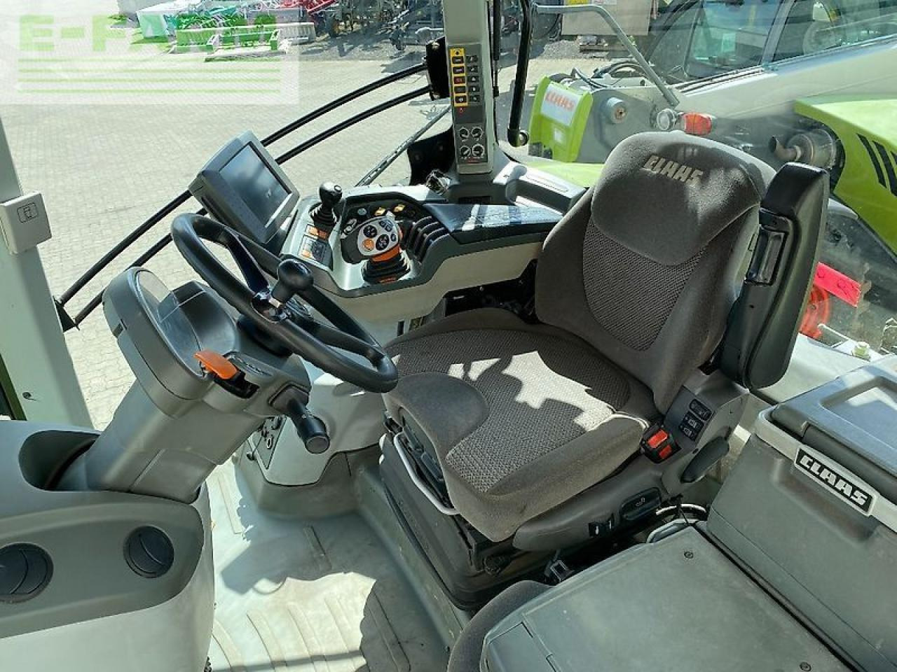 CLAAS axion 830 cmatic CMATIC - Traktor: slika 3 CLAAS axion 830 cmatic CMATIC - Traktor: slika 3
