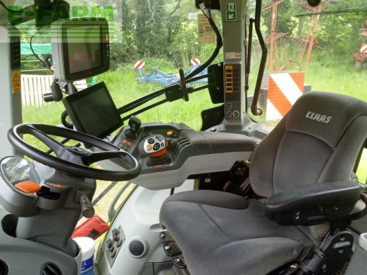 CLAAS axion 830 cmatic cebis CMATIC CEBIS - Traktor: slika 3 CLAAS axion 830 cmatic cebis CMATIC CEBIS - Traktor: slika 3