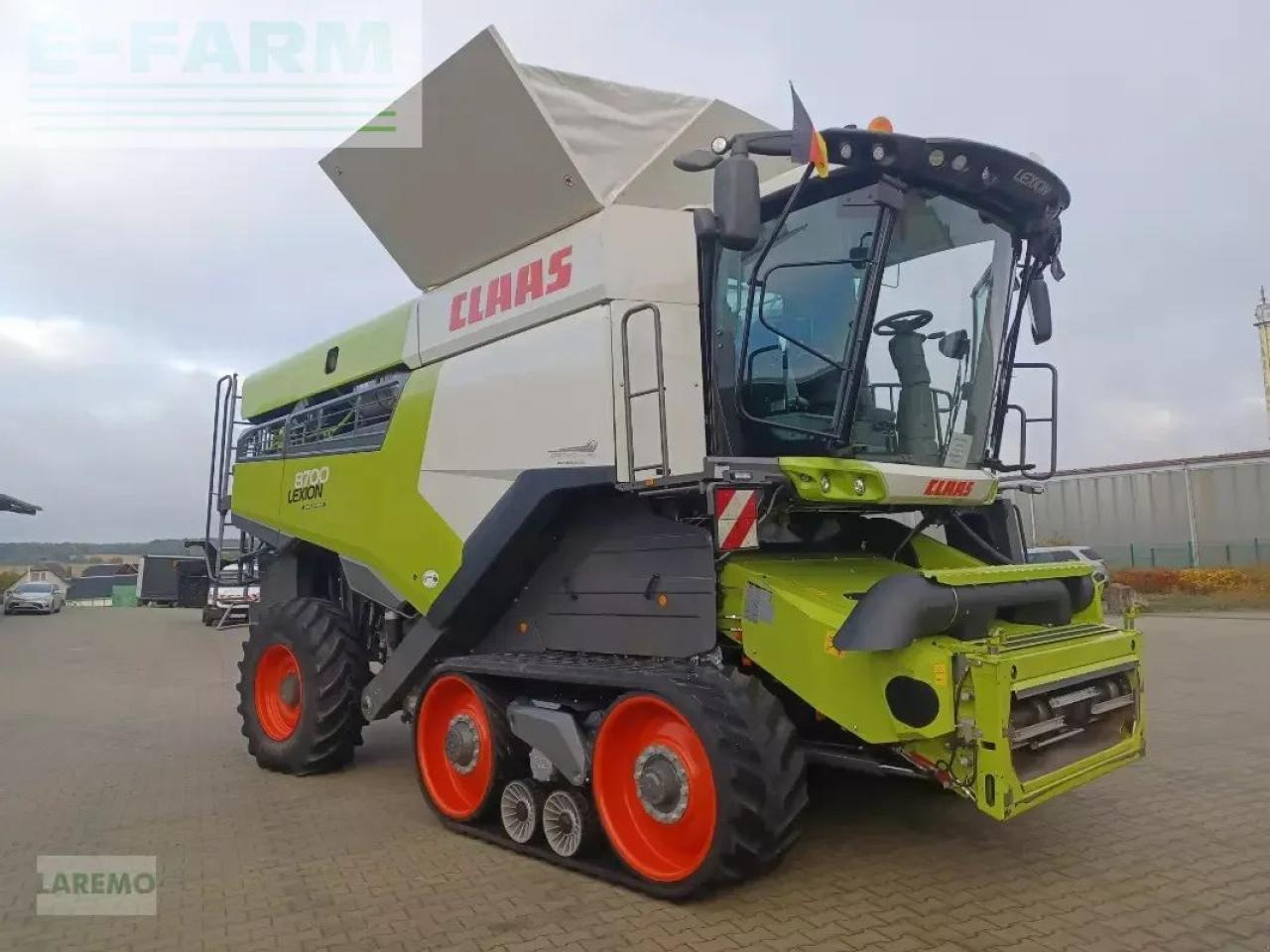 CLAAS lexion 8700 tt terratrac + v 1230 - Kombinovani kombajn: slika 2 CLAAS lexion 8700 tt terratrac + v 1230 - Kombinovani kombajn: slika 2
