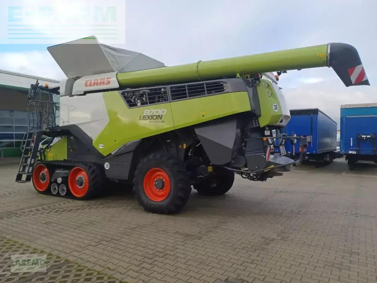 CLAAS lexion 8700 tt terratrac + v 1230 - Kombinovani kombajn: slika 3 CLAAS lexion 8700 tt terratrac + v 1230 - Kombinovani kombajn: slika 3