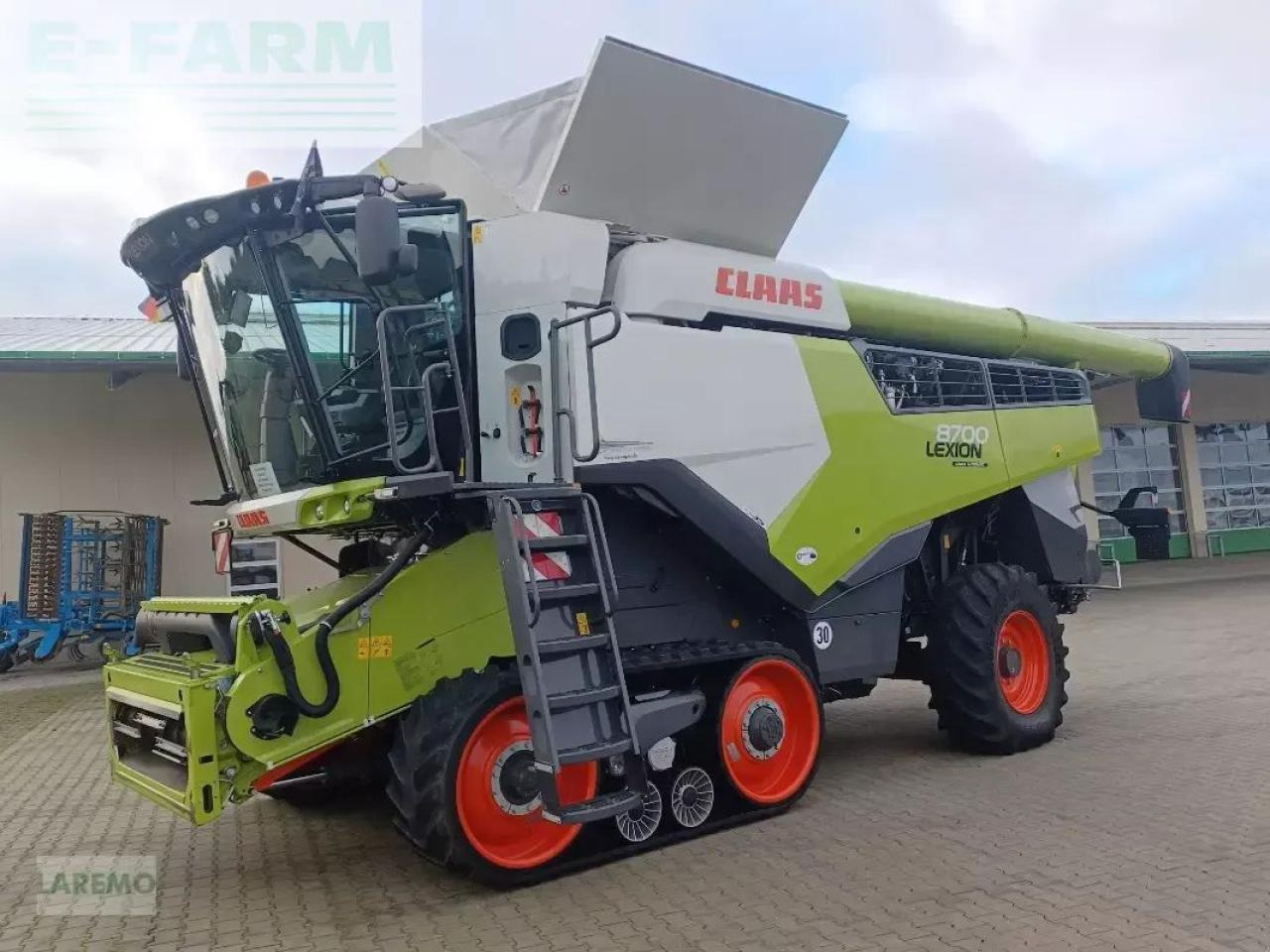 CLAAS lexion 8700 tt terratrac + v 1230 - Kombinovani kombajn: slika 1 CLAAS lexion 8700 tt terratrac + v 1230 - Kombinovani kombajn: slika 1