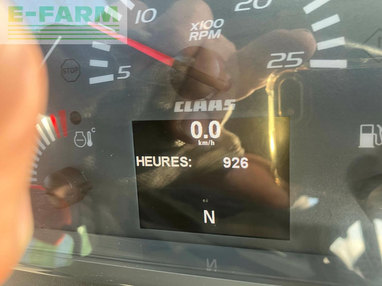 CLAAS nexos 220 ve cabine 4rm - Traktor: slika 4 CLAAS nexos 220 ve cabine 4rm - Traktor: slika 4