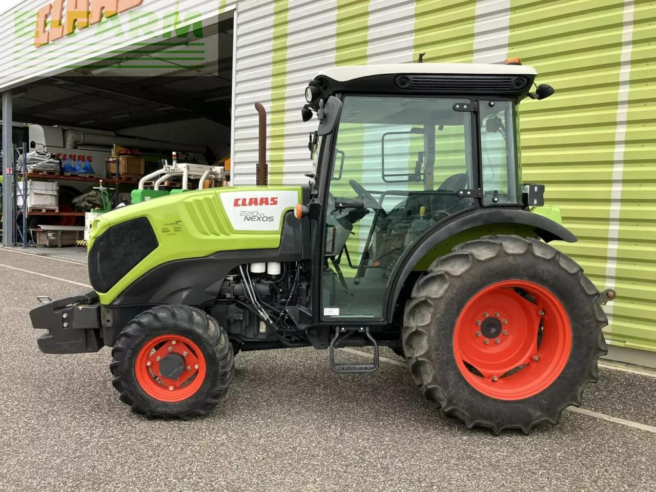 CLAAS nexos 220 vl cabine VL - Traktor: slika 2 CLAAS nexos 220 vl cabine VL - Traktor: slika 2
