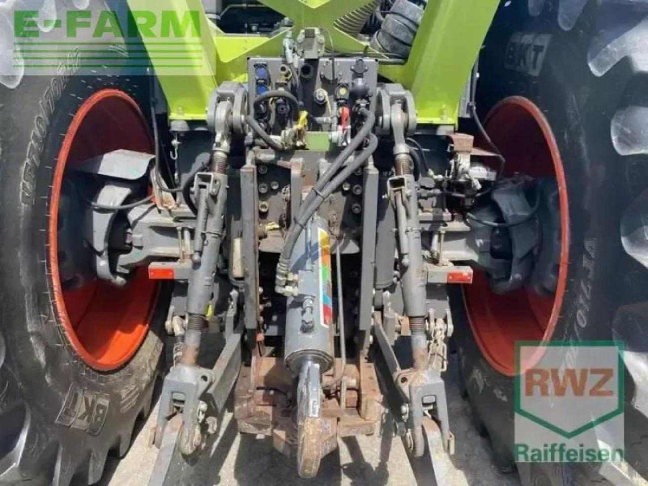 CLAAS xerion 3300 trac vc TRAC VC - Traktor: slika 4 CLAAS xerion 3300 trac vc TRAC VC - Traktor: slika 4