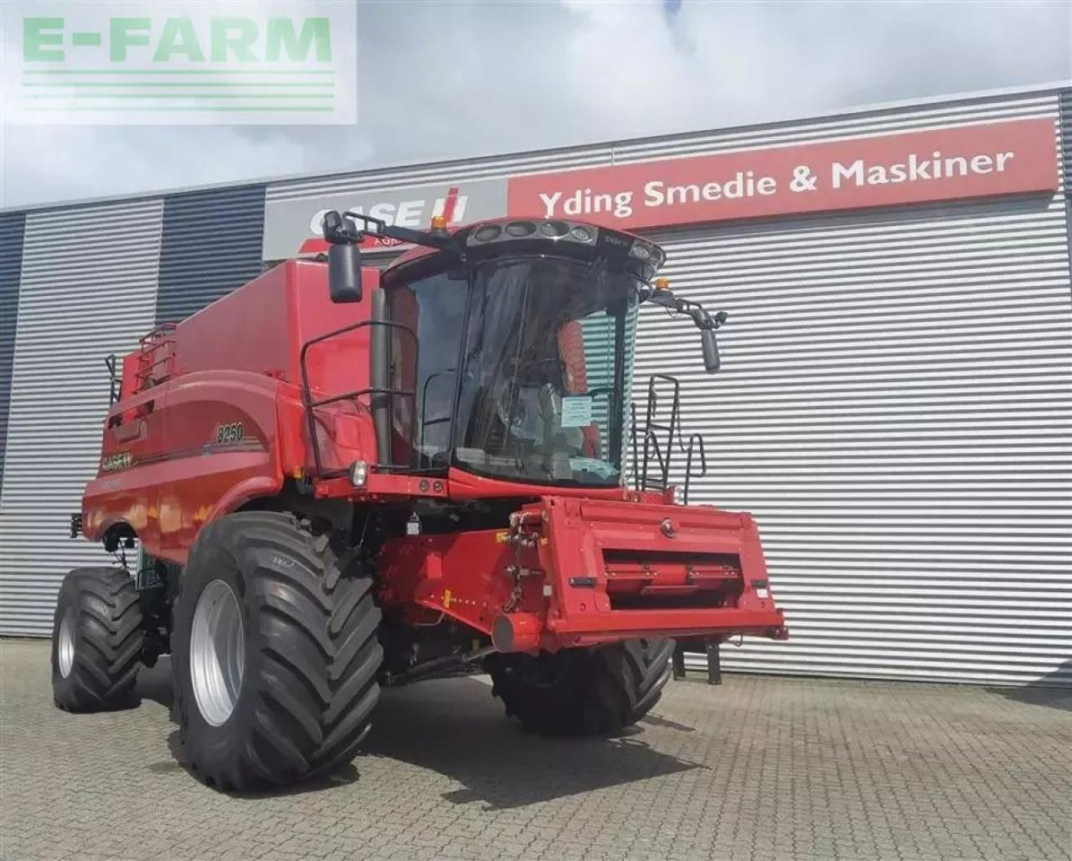 Case-IH 8250 kampagnepris axial-flow 8250 med 35 fod varioskærebord - Kombinovani kombajn: slika 1 Case-IH 8250 kampagnepris axial-flow 8250 med 35 fod varioskærebord - Kombinovani kombajn: slika 1