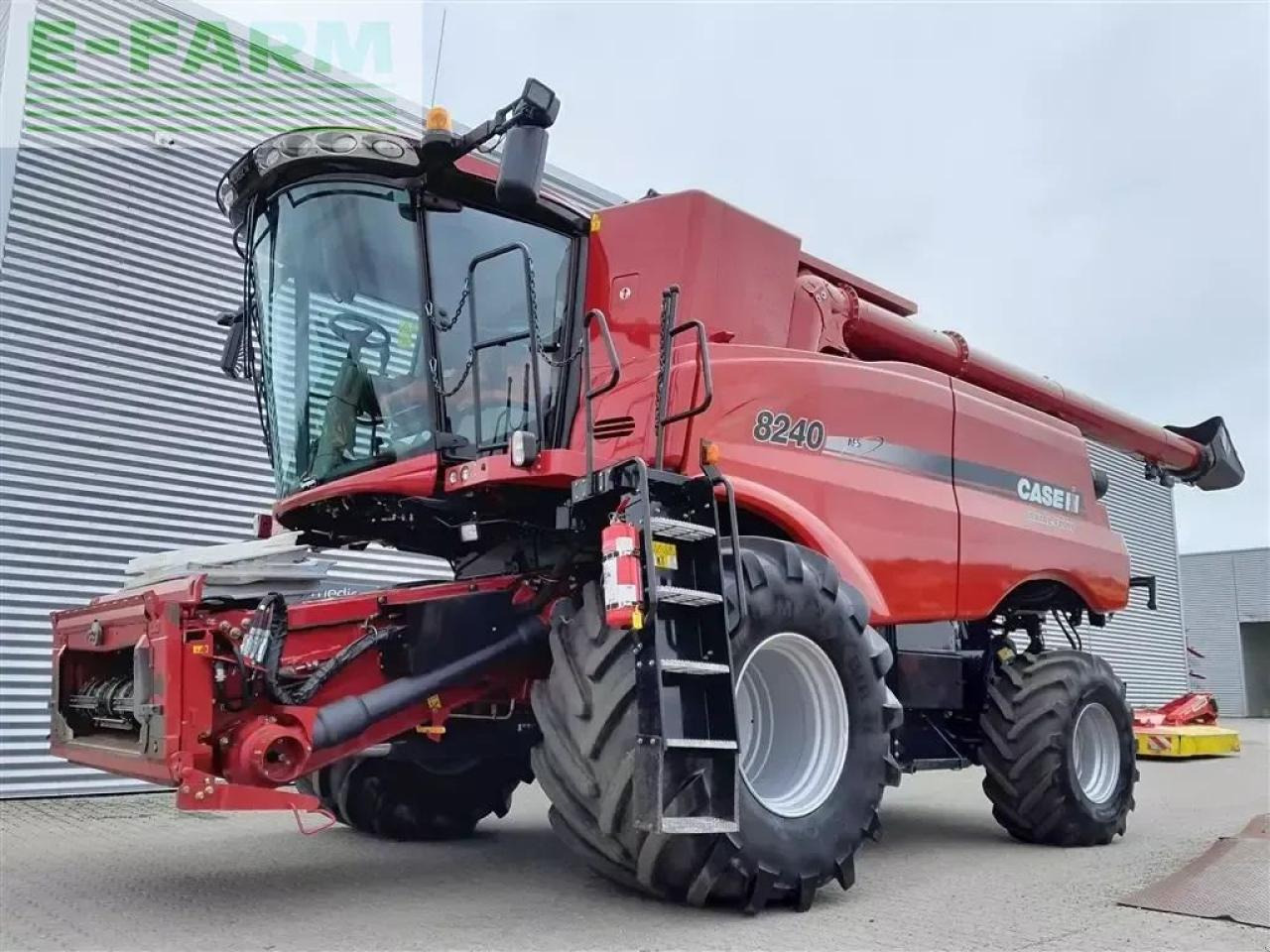 Case-IH axial flow 8240 med 30 fods vario skærebord - Kombinovani kombajn: slika 1 Case-IH axial flow 8240 med 30 fods vario skærebord - Kombinovani kombajn: slika 1